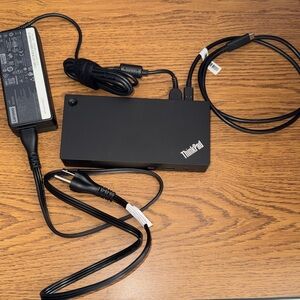 Lenovo ThinkPad Docking Hub in Black